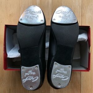 Capzio Tap Shoes size 9 black